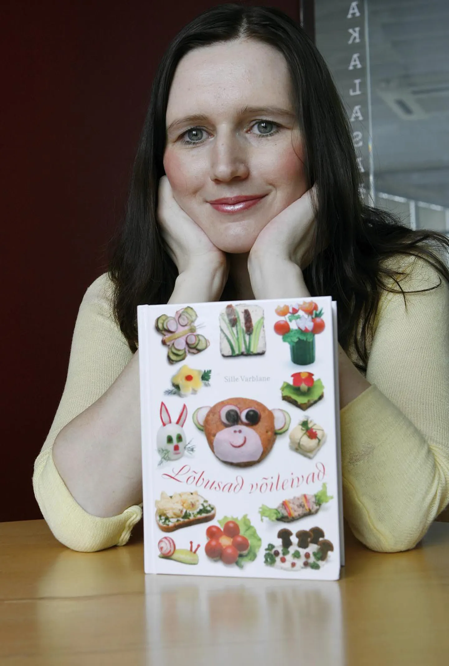 Kolme lapse emana teab Sille Varblane, kuidas meelitada lapsi tervislikke köögivilju sööma. Oma kogemustest on ta ilmutanud neli raamatut.
