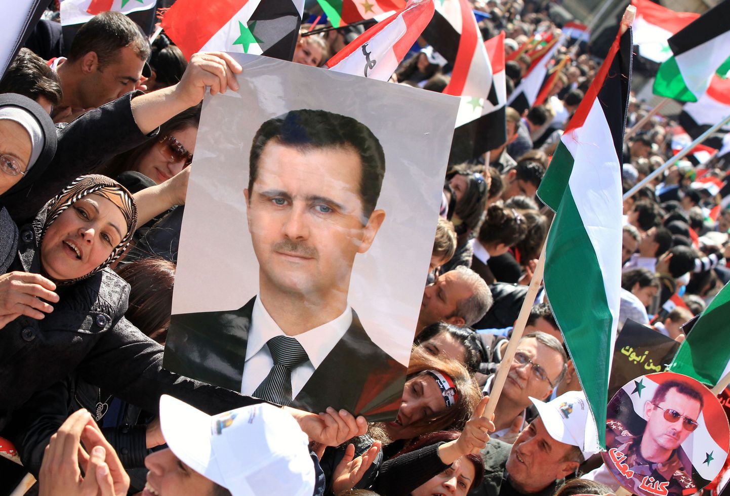 Meeleavaldus Damaskuses. Bashar al-Assadi onu Rifaati sõnul aktsepteerib suur osa süürlastest endiselt Assadi dünastia võimu.