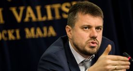 Рейнсалу: каждый скандал неизбежно ослабляет правительство