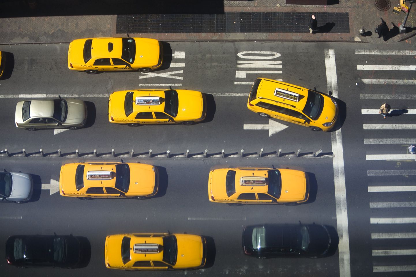 Taksod New Yorgis 8th Avenue'l.