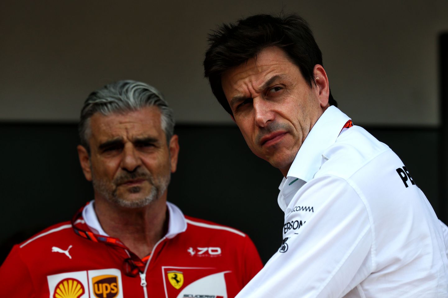 Mercedese boss Toto Wolff (paremal) ja Ferrari pealik Maurizio Arrivabene.