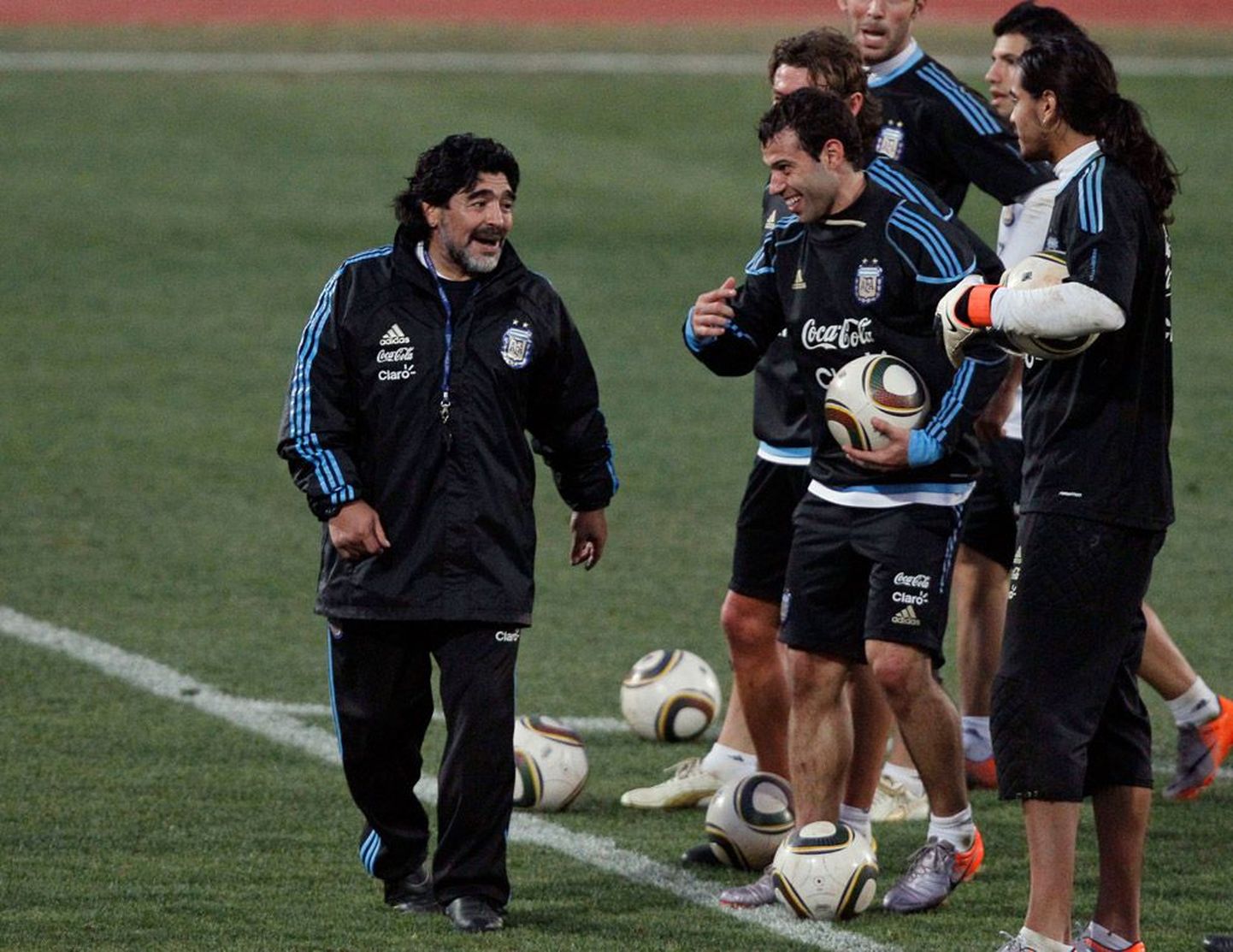 Emotsioonid reedavad kõik: Diego Maradona (vasakul) juhendatav Argentina jalgpallikoondis tunneb ennast hästi.