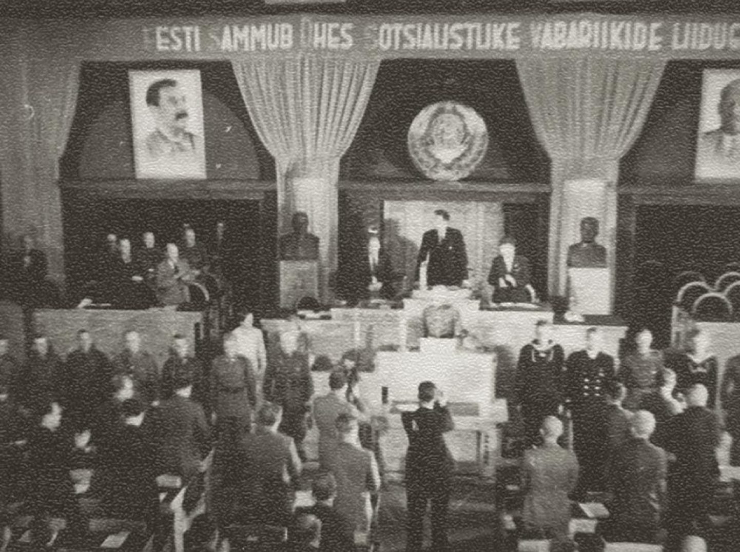 Punaarmee ja sõjalaevastiku delegatsioonid tervitavad Riigivolikogu I istungjärku, 21.-23. juuli 1940.