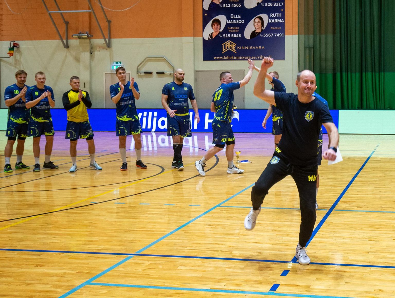 Viljandi HC võib käsipalliliidult aasta parima klubi tiitli saamise järel juubeldada samamoodi, nagu ta tegi Eesti karikavõistluste finaali võites eesotsas peatreener Marko Koksiga, kes valiti aasta parimaks treeneriks. Viljandi HC-st pälvis parima noormängija tiitli Hendrik Koks ja parimaks rahvusvaheliseks käsipalliürituseks valiti Balti liiga finaalturniir.