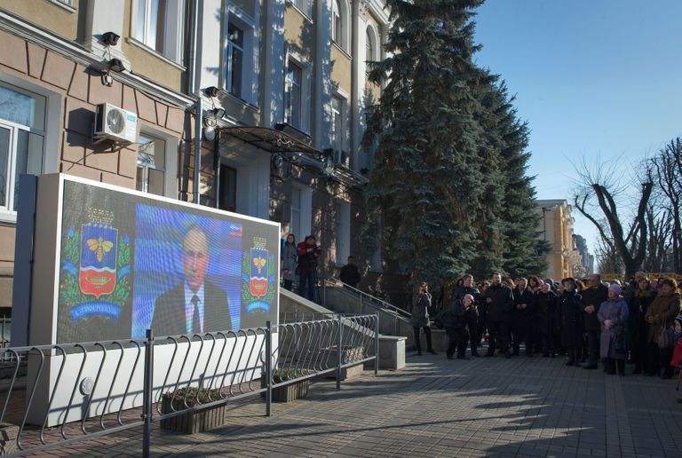 Putini esinemise otseülekanne Krimmis Simferopolis.