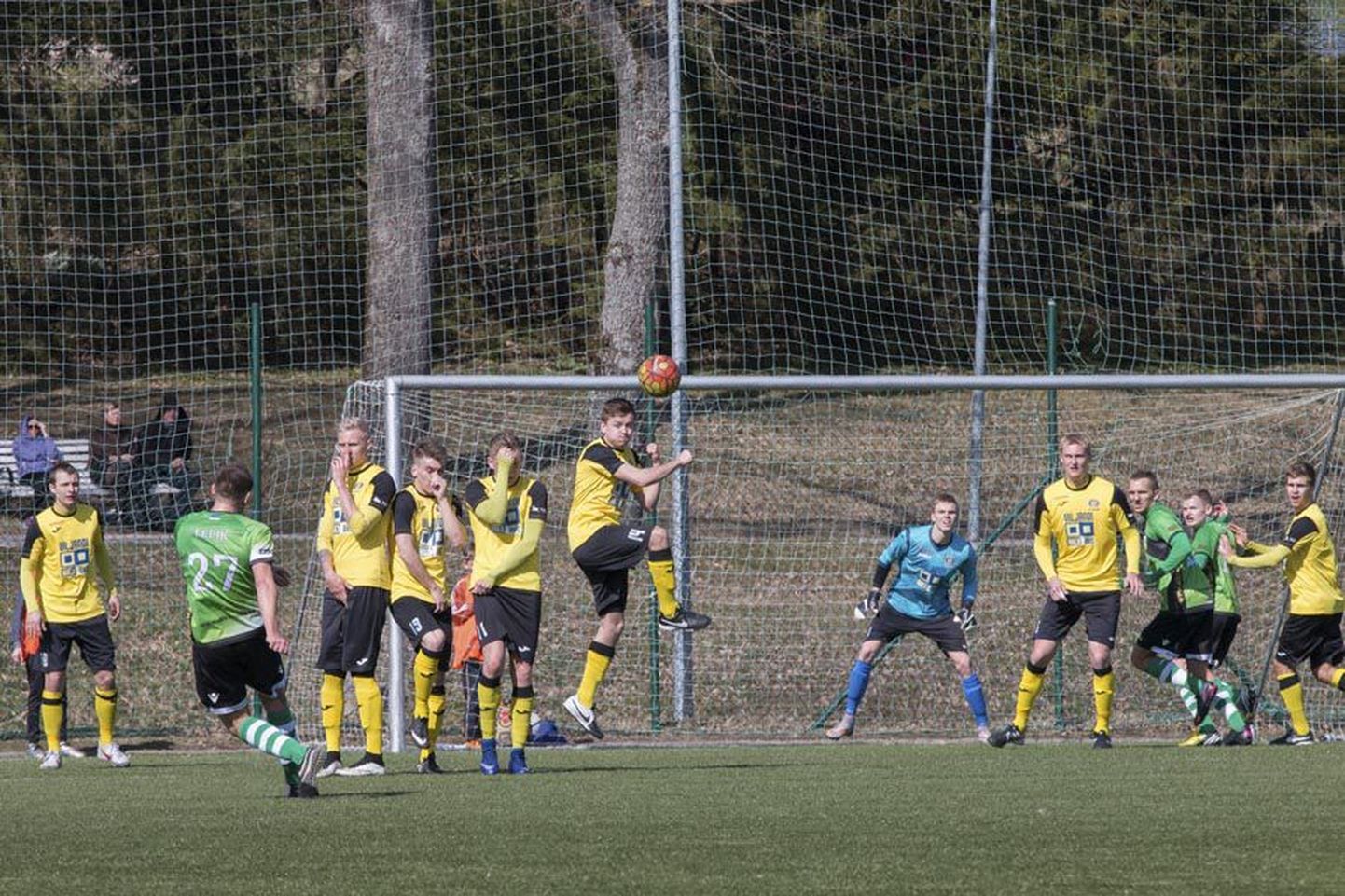 Viljandi jalgpalliklubi Tulevik esindusmeeskond teenis pühapäeval esiliigaturniiril võidu Vändra JK Vapruse üle.