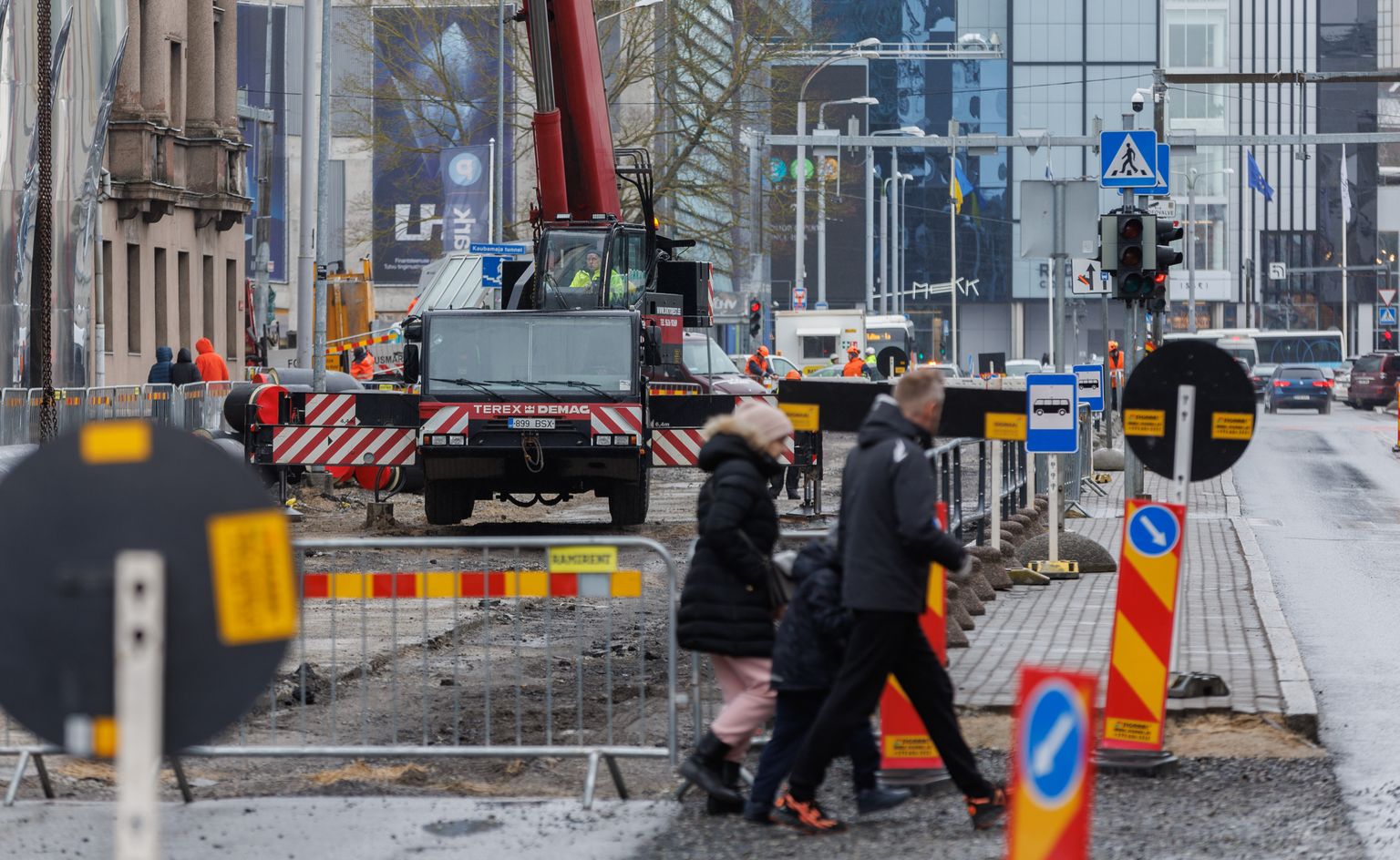 Sadamasse viiva trammiliini rajamisega seotud teetööd Laikmaa ja Gonsiori tänaval.