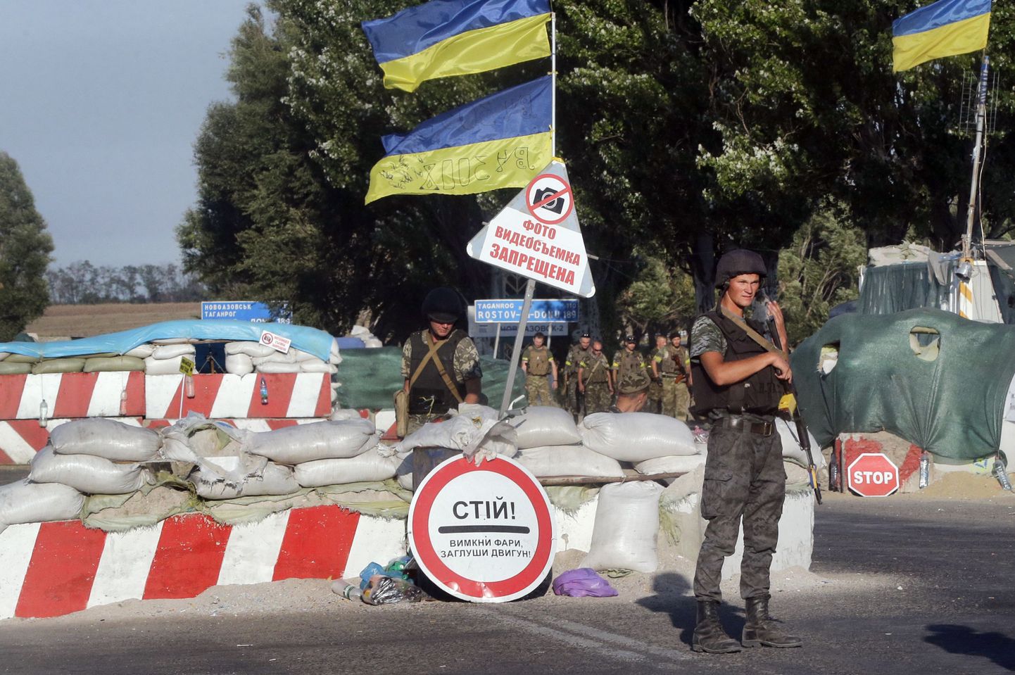 Ukraina sõdurite kontrollpost Ida-Ukrainas Mariupolis.