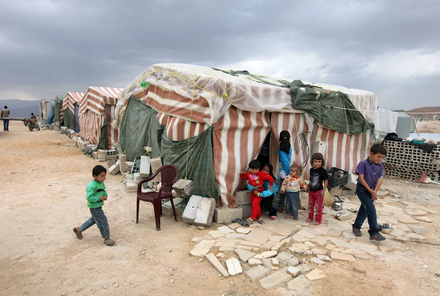 После такого палаточного городка центры для беженцев в западных странах кажутся роскошными, но никакие удобства не заменят свободу.