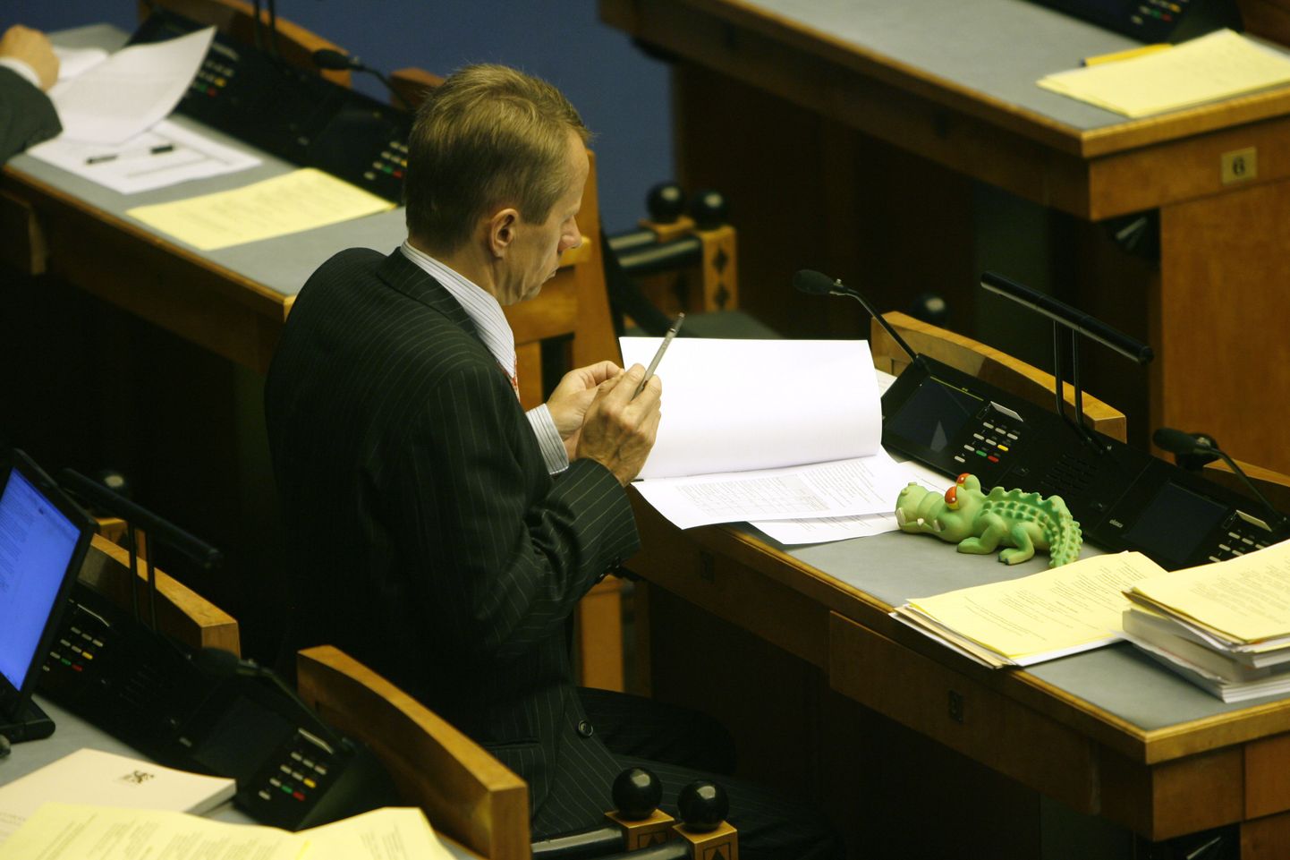 Eelarve esimene lugemine riigikogus. Pildil Jürgen Ligi.