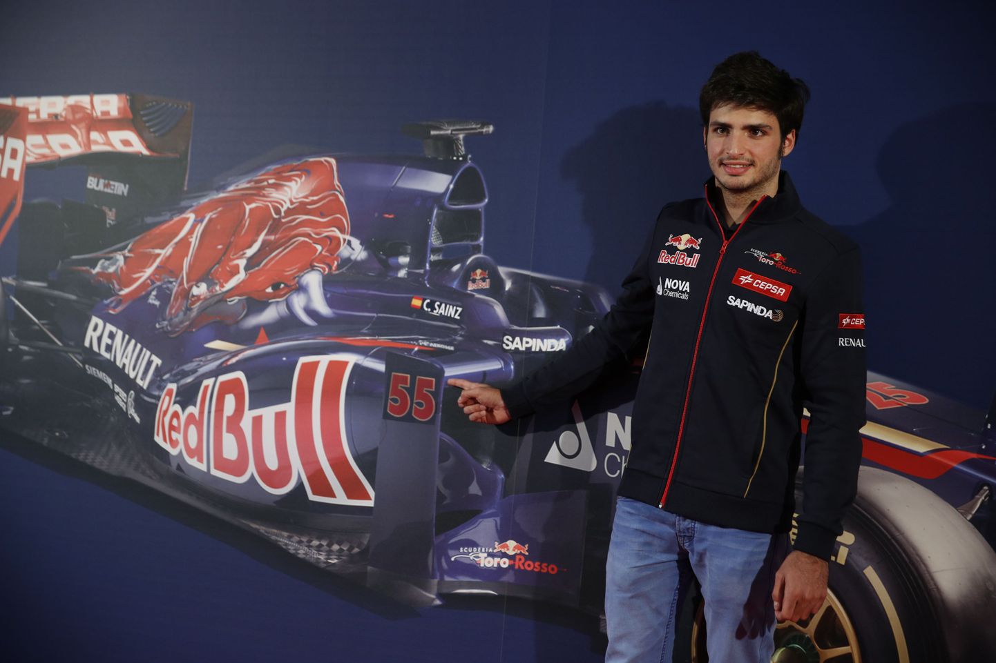 Carlos Sainz Jr kihutab 2015. aastal Toro Rosso meeskonnas.