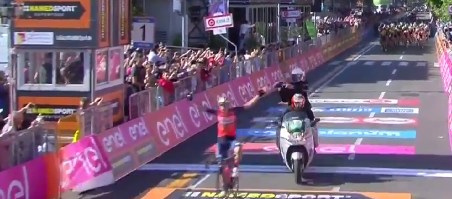 Luka Piberniku eilne eksimus Giro d'Italia etapil.