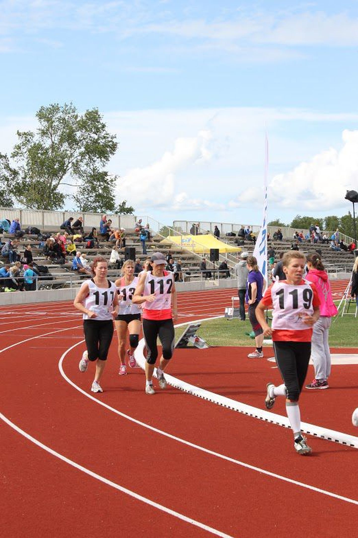 Suvemängudel 1500 meetri jooksu võitmas Merle Vantsi (119)