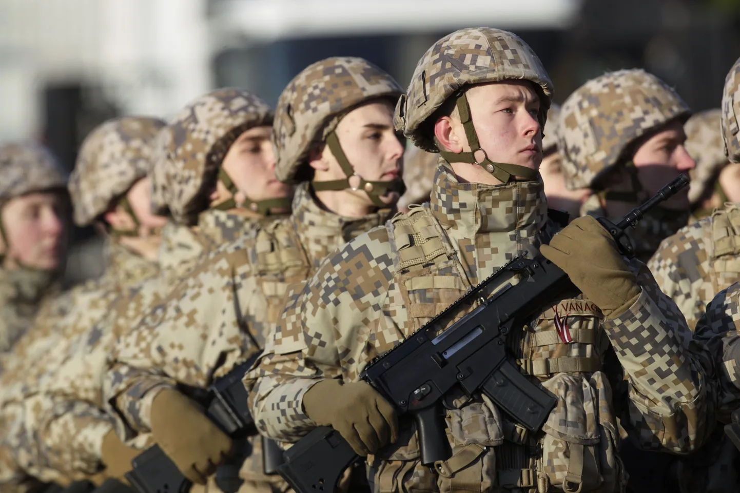 Läti sõdurid iseseisvuspäeva paraadil 18. novembril.