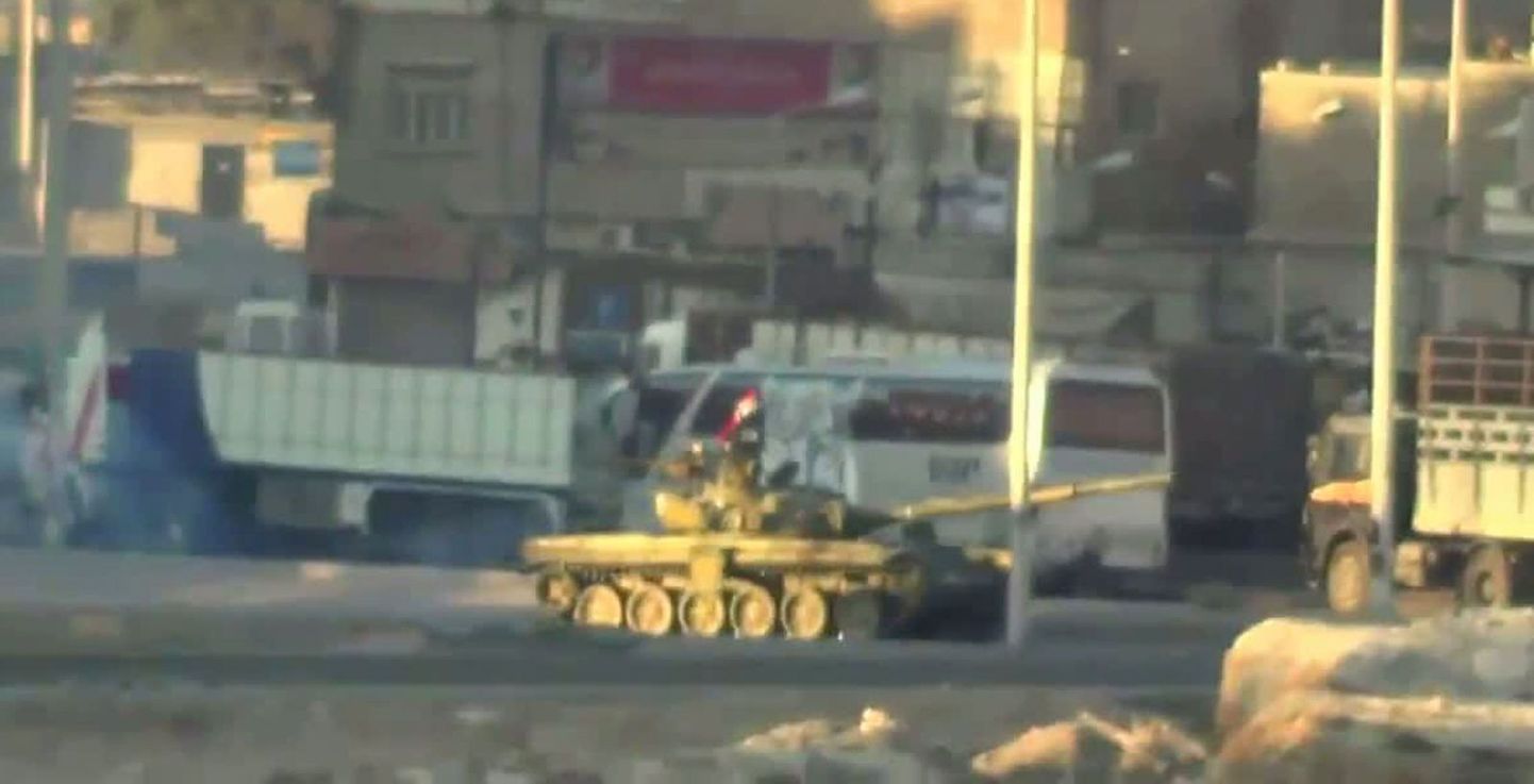 Süüria valitsusvägede tank Damaskuses