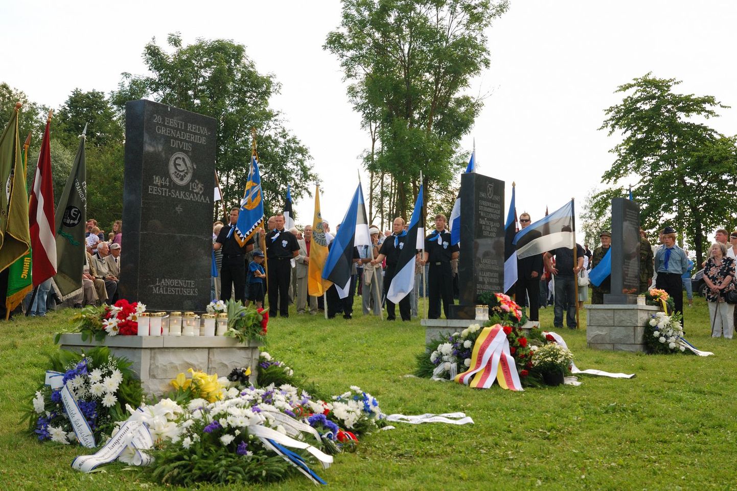 Sinimägedes tähistati Teise maailmasõja aegsete kaitselahingute 65. aastapäeva.