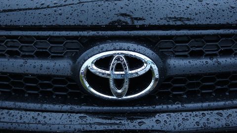 : Toyota Land Cruiser   370 /