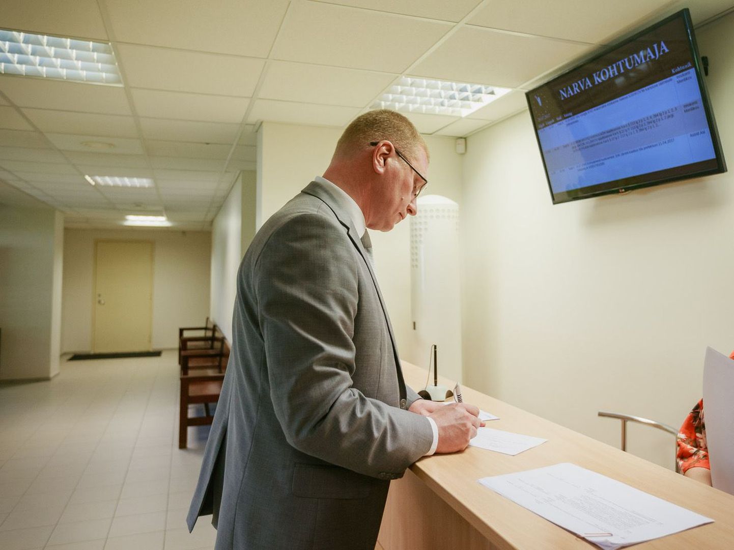 Александр Ефимов в Вируском уездном суде после оглашения обвинительного приговора.