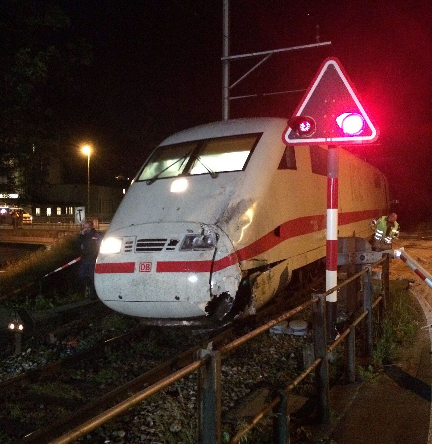 Šveitsis, Berni lähedal eile hilisõhtul õnnetusse sattunud rong