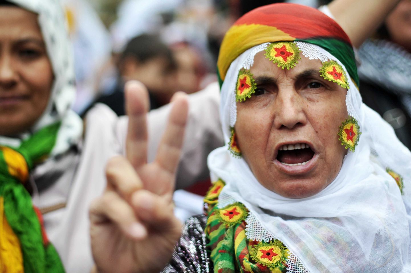 Kurdi naine meeleavaldusel.