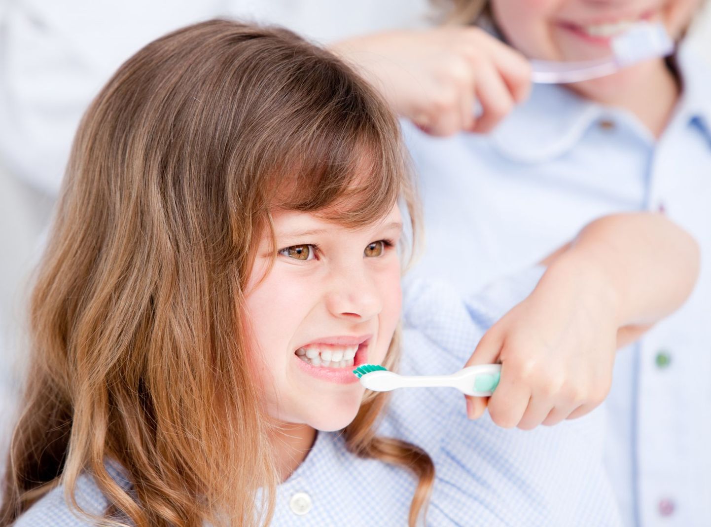 Eesti koolilapsed käivad küll hambaarstil ja pesevad hambaid, kuid arsti nõuandeid eiratakse sageli.