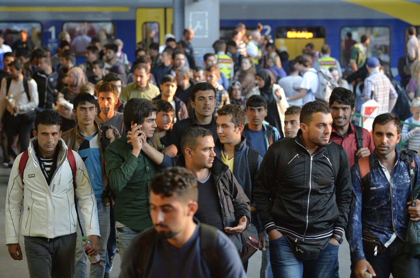 Eile Müncheni pearaudteejaama saabunud pagulased.