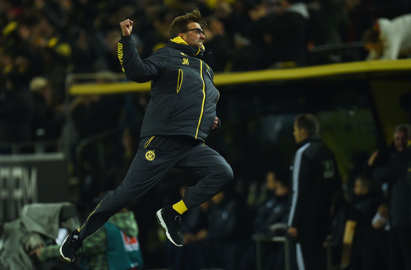 Dortmundi peatreener Jürgen Klopp rõõmustab värava üle.