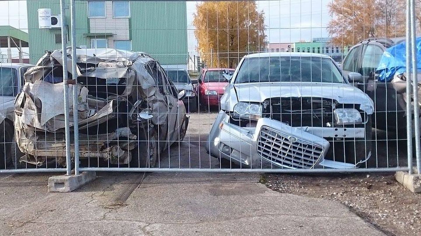 Tartu vallas Äksis juhtunud avariis osalenud sõidukid.
