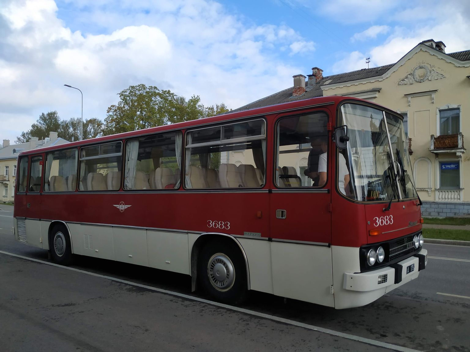 Автобус на стоянке в Силламяэ.
