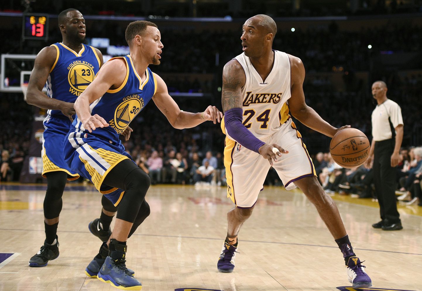 Los Angeles Lakersi legend Kobe Bryant heitlemas Stephen Curry'ga.