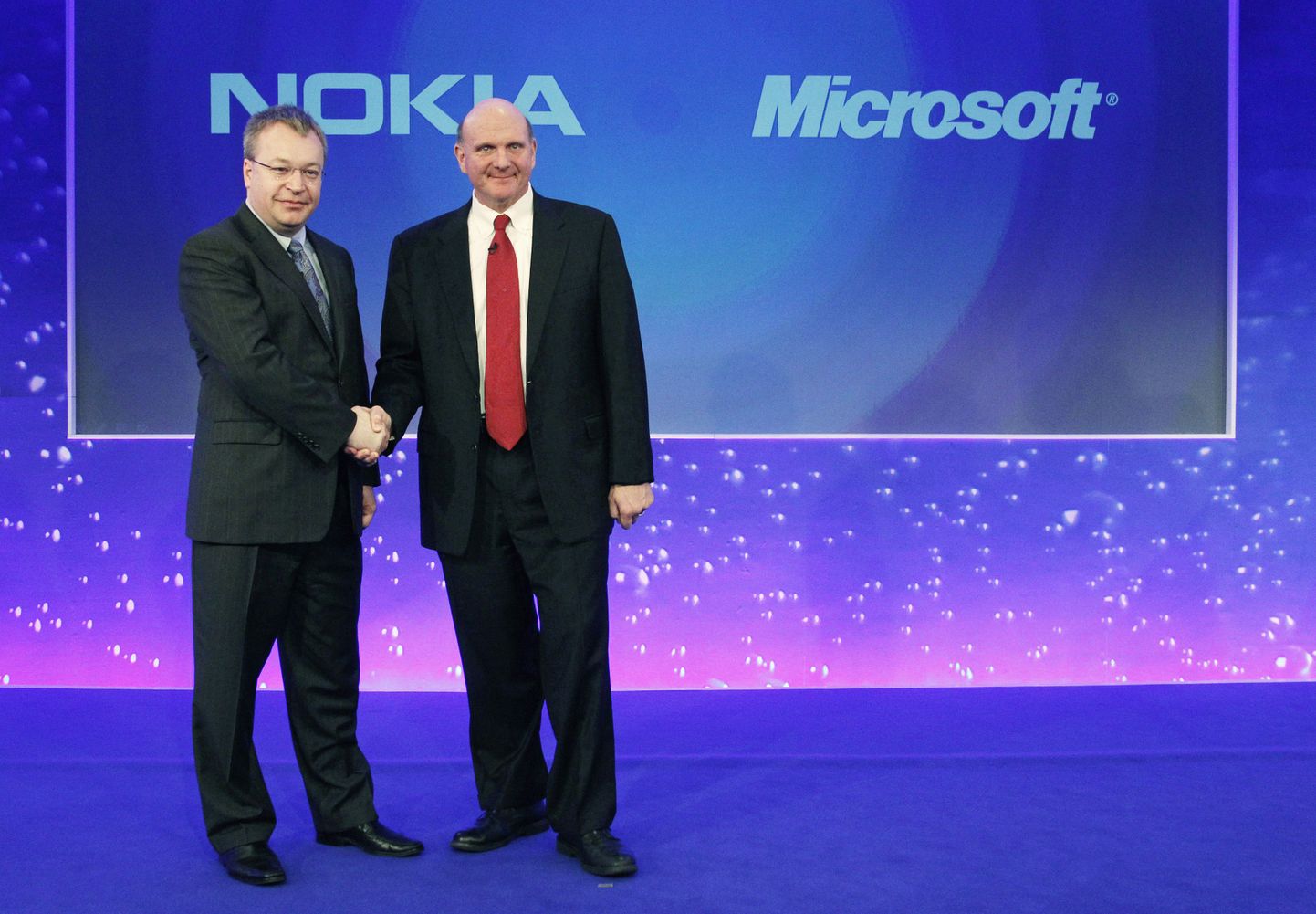 Nokia juht Stephen Elop (vasakul) ja MIcrosofti juht Steven Ballmer.