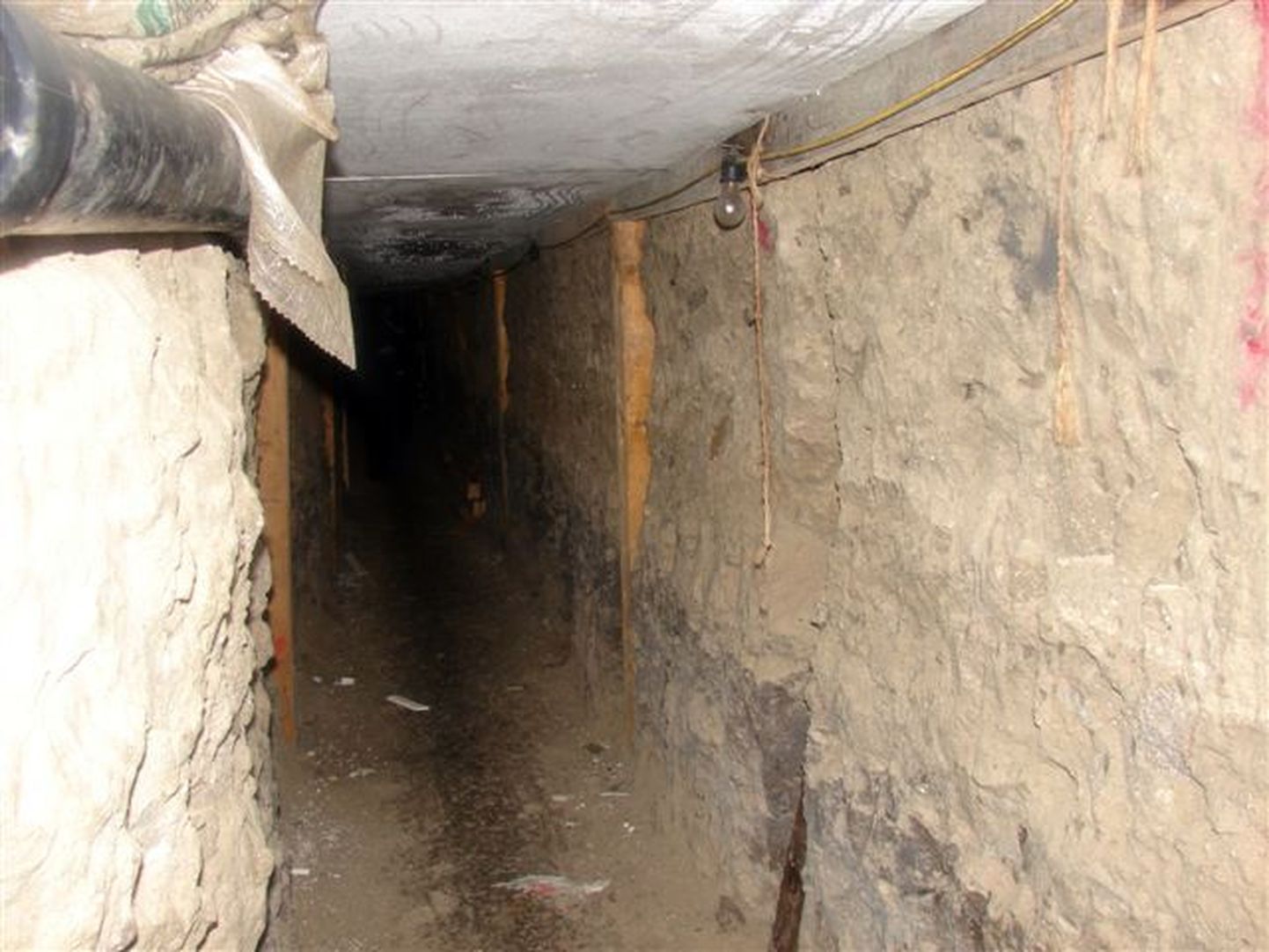 USA-Mehhiko piiril avastatud tunnel.