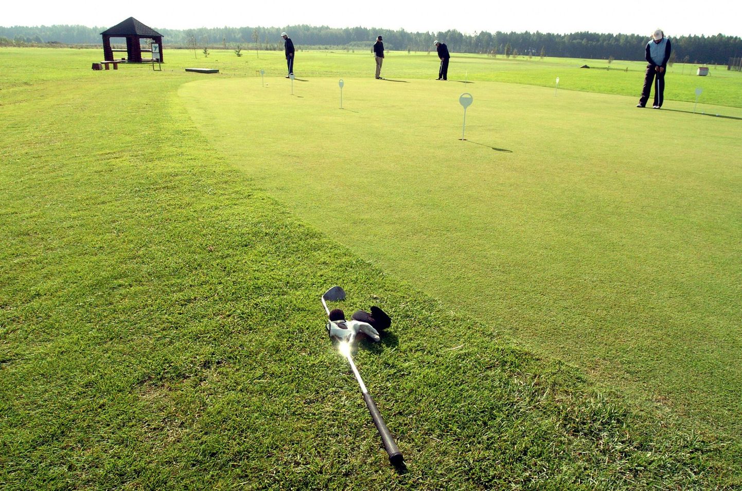 Audrus sai golfi mängida juba aastast 2003, tunamullu lõpetas Pärnumaa esimene väljak Lemmetsas tegevuse.