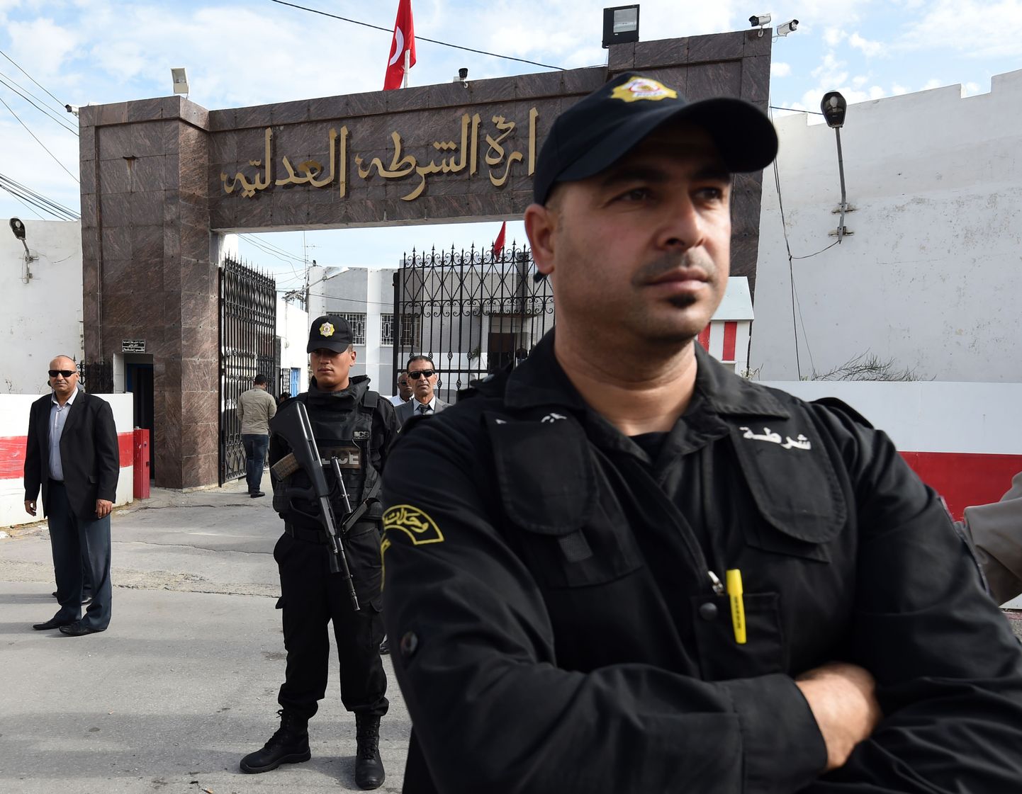 Служба безопасности Туниса.
