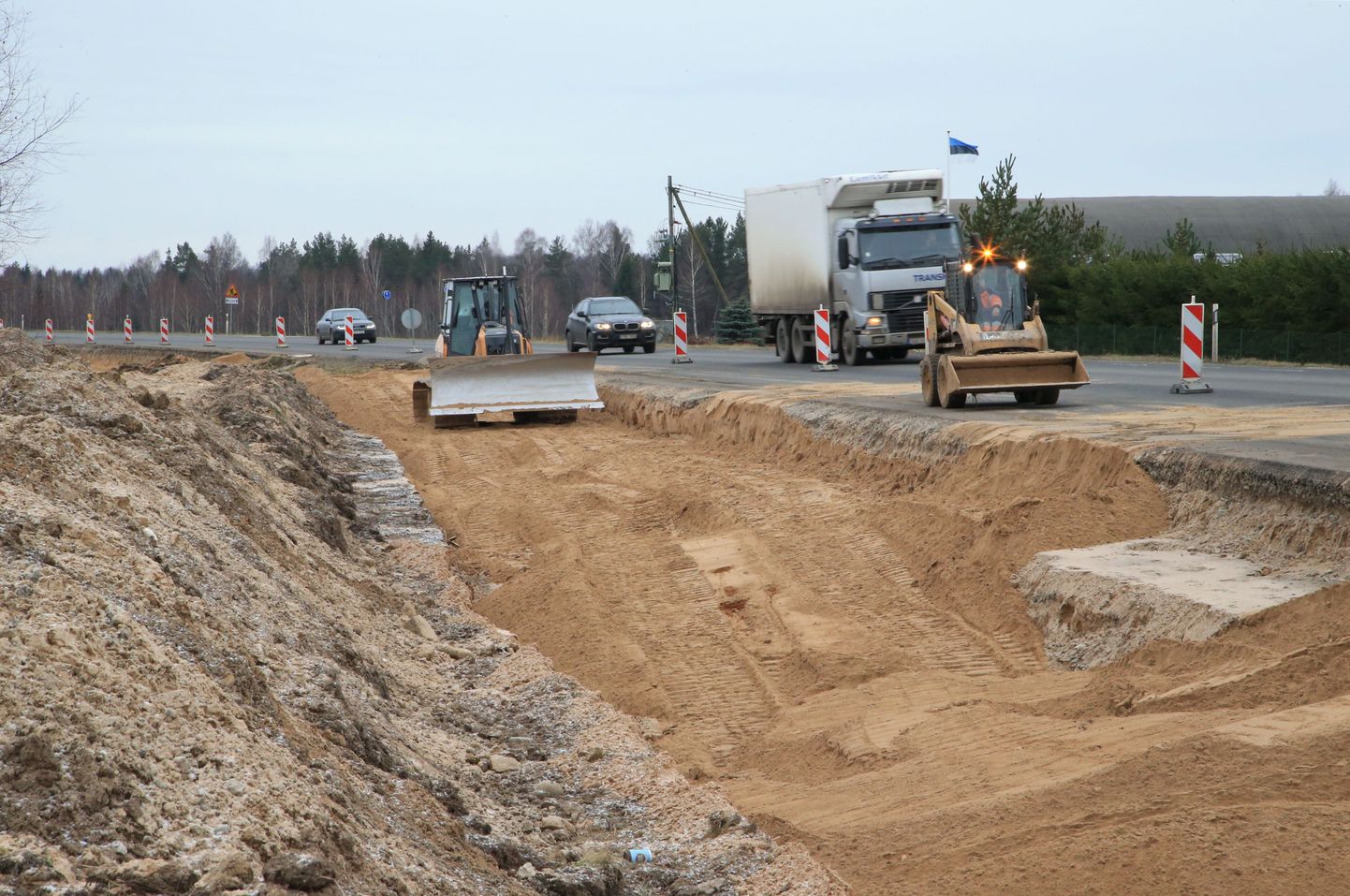 Praegu Jõgeva maantee alguses käiv ehitus pannakse järgmise nädala lõpus ajutiselt seisma. Tööde lõpp on planeeritud kevadesse.