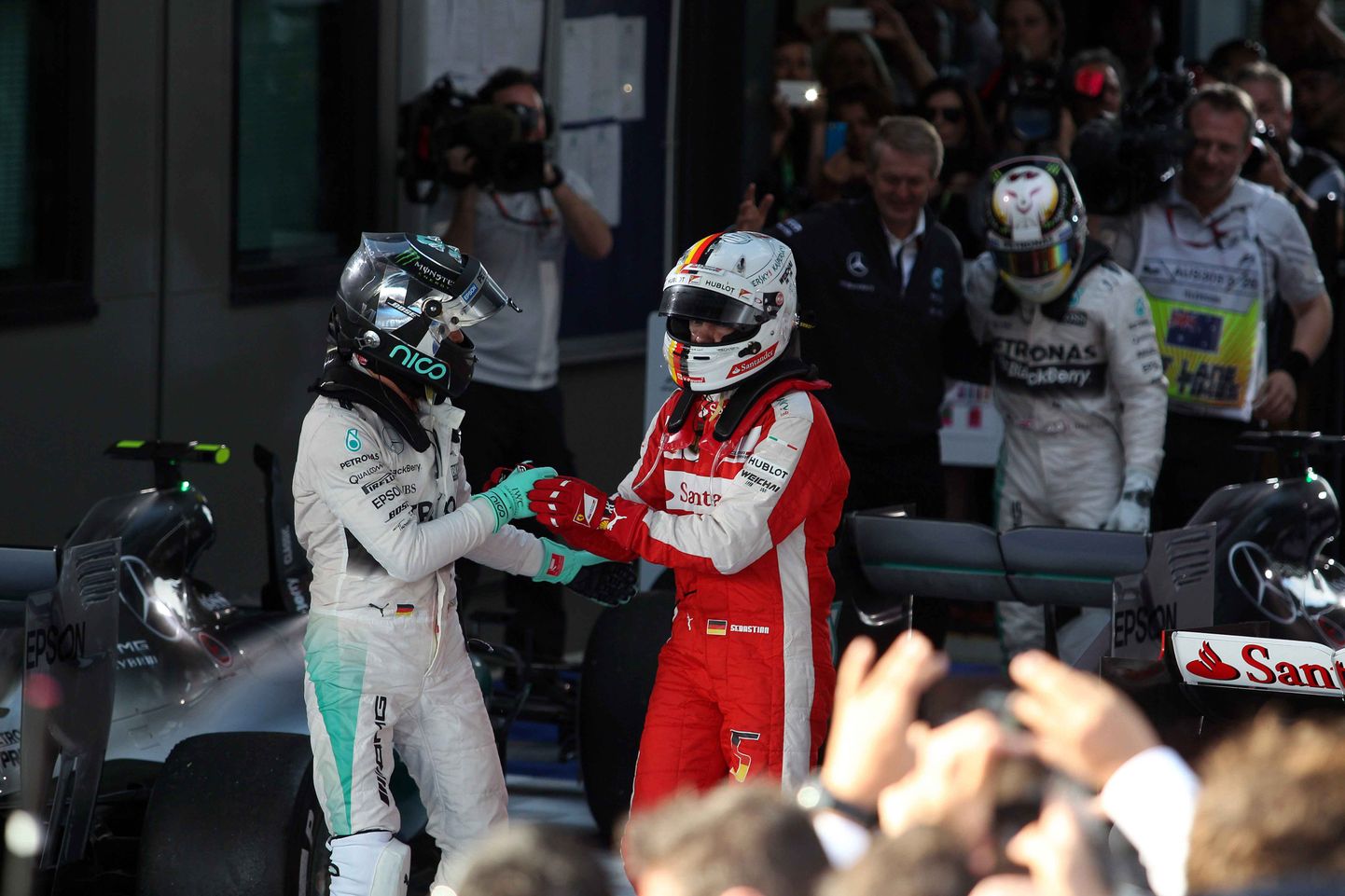 Nico Rosberg (vasakul) ja Sebastian Vettel.