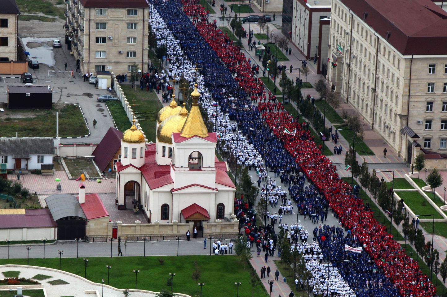 Putini sünnipäeva auks korraldatud marss Groznõis.