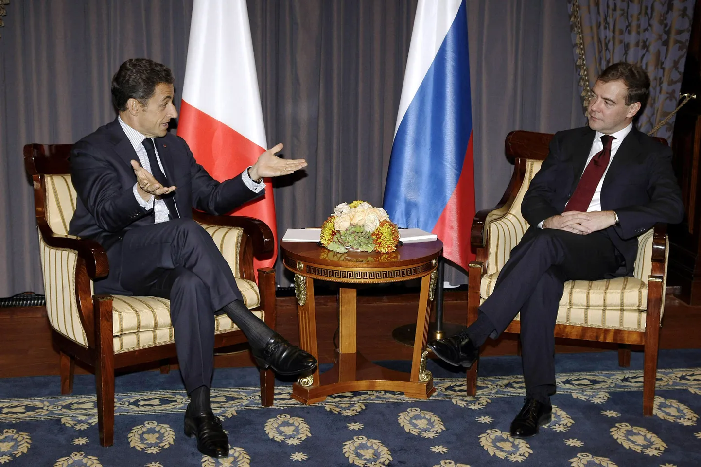 Президент Франции Николя Саркози и президент России Дмитрий Медведев.