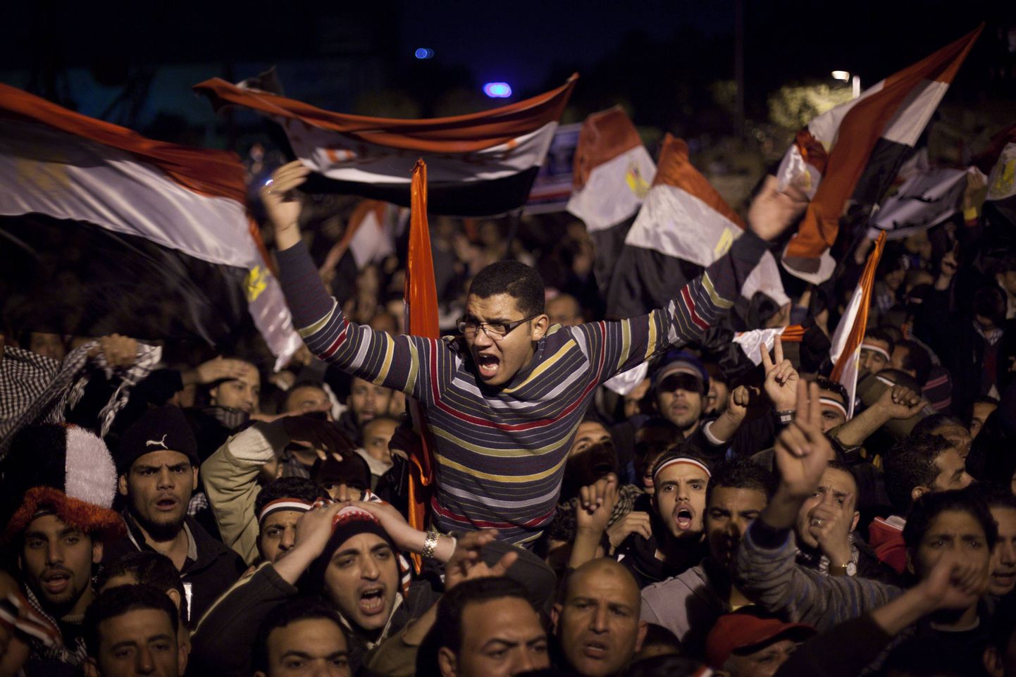 Meeleavaldajad Tahriri väljakul läksid Mubaraki avalduse peale raevu.