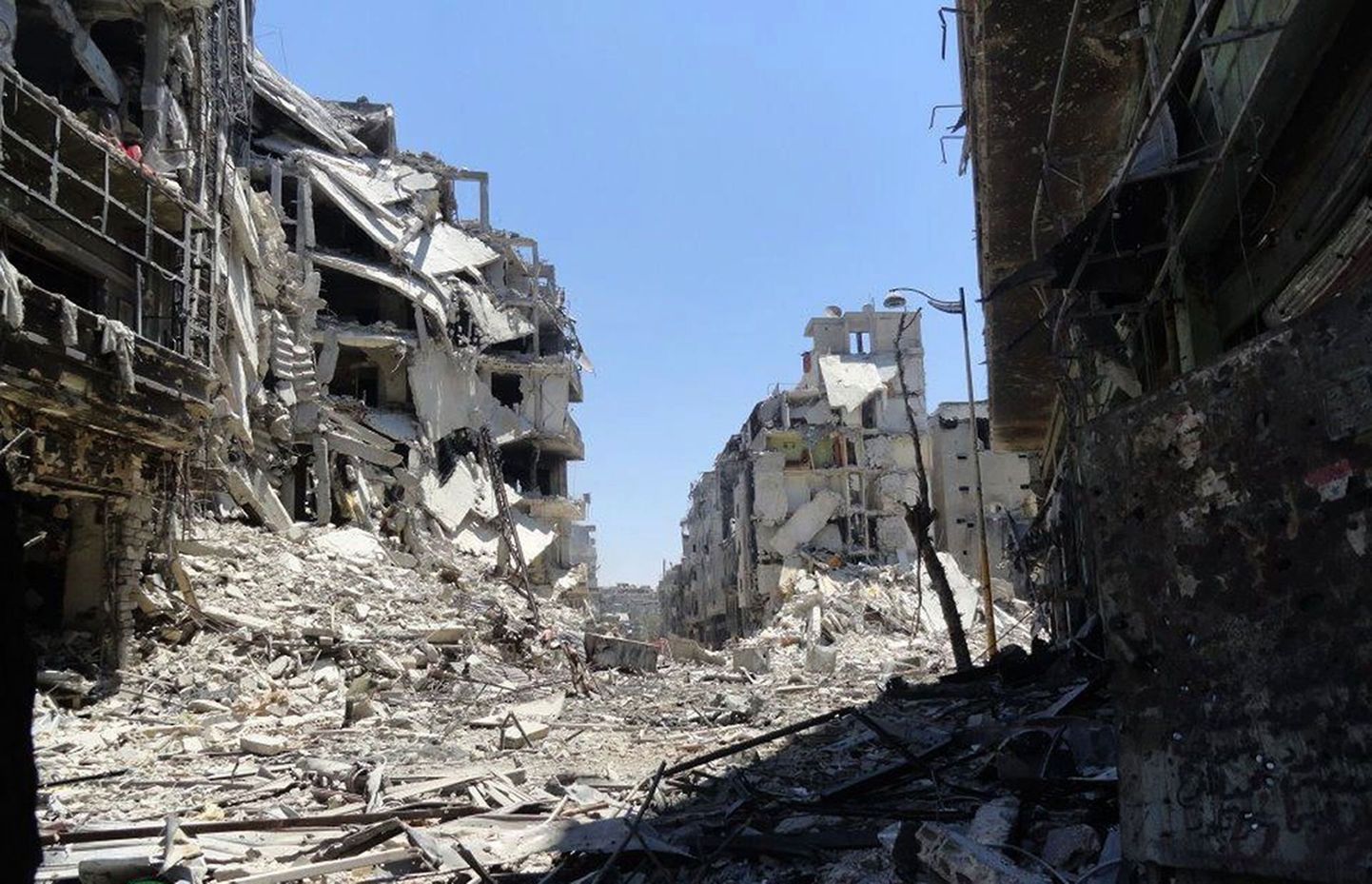 Lahingud Süürias jätkuvad. Pildil sõjategevuses purustatud Homsi linn.