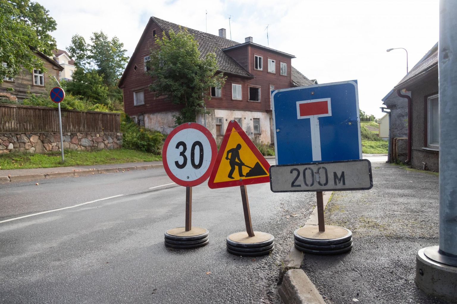 Soojatorustiku ehitus tõmbab Suur-Jões liiklusele piduri peale.