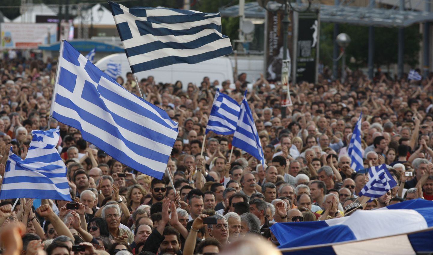 А в Греции протестуют против сокращений.
