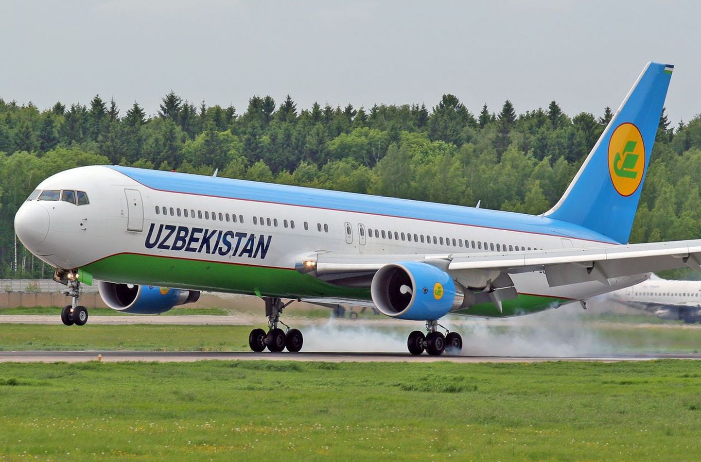 Uzbekistan Airways lennuk