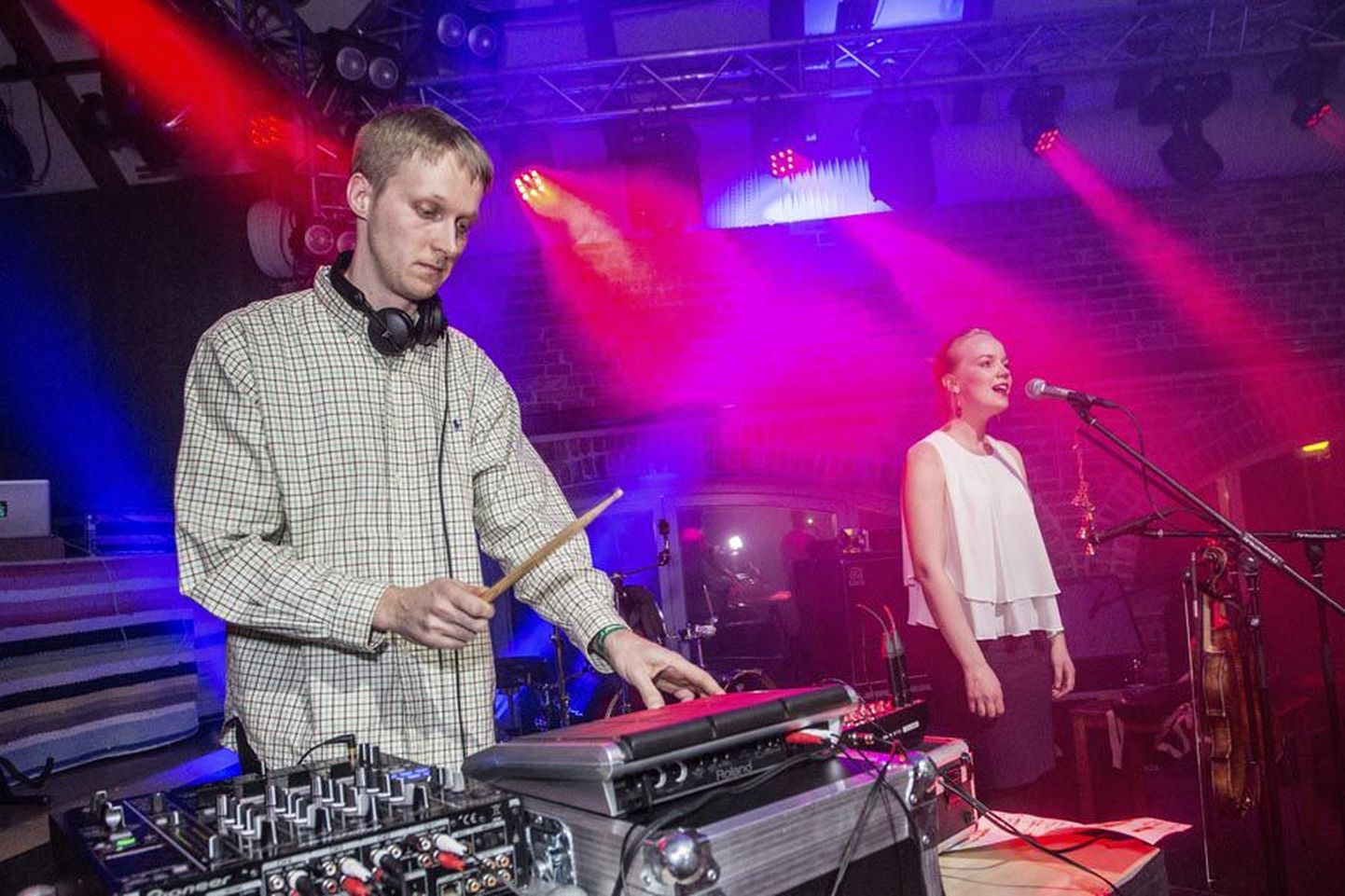 Spetsiaalselt festivaliks tuli kokku Tintura, kuhu kuuluvad DJ Lauri Täht ja pärimusmuusik Karoliina Kreintaal.