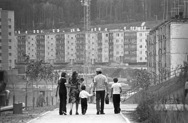 Иллюстративное фото, 1976 год. Новые жилые кварталы вырастали по всей стране