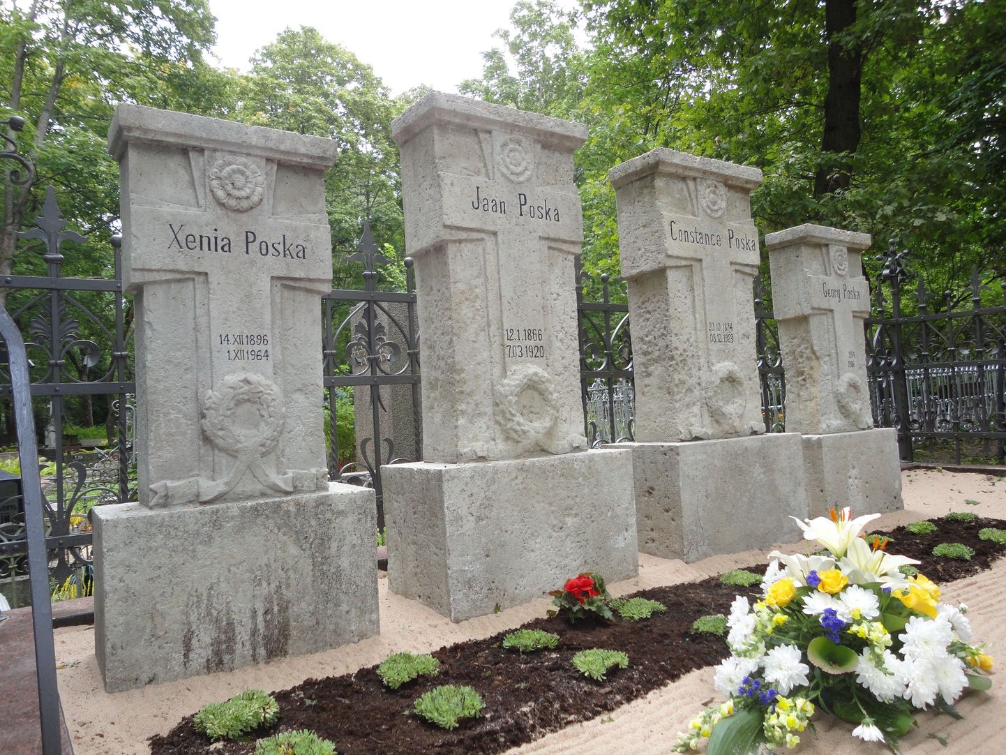 Jaan Poska perekonna hauaplats.