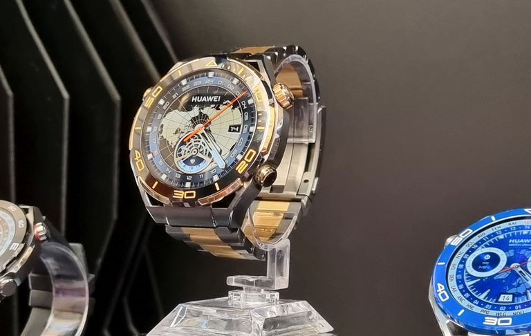 Selle kellaga võib sukelduda saja meetri sügavusele, aga esmajoones on see muidugi esinduslik luksmudel Huawei Watch Ultimate Gold Edition, mida tasub näidata.