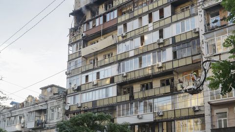 Pēc Krievijas dronu uzbrukuma Ukrainas Čerņihivas apgabalā bez elektroapgādes palikuši 300 000 mājsaimniecību