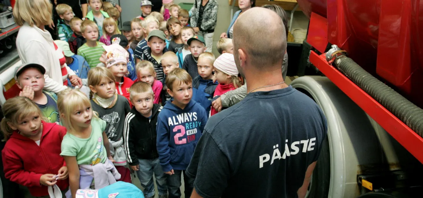 Päästjate tööst ja tehnikast on eriti huvitatud lapsed.