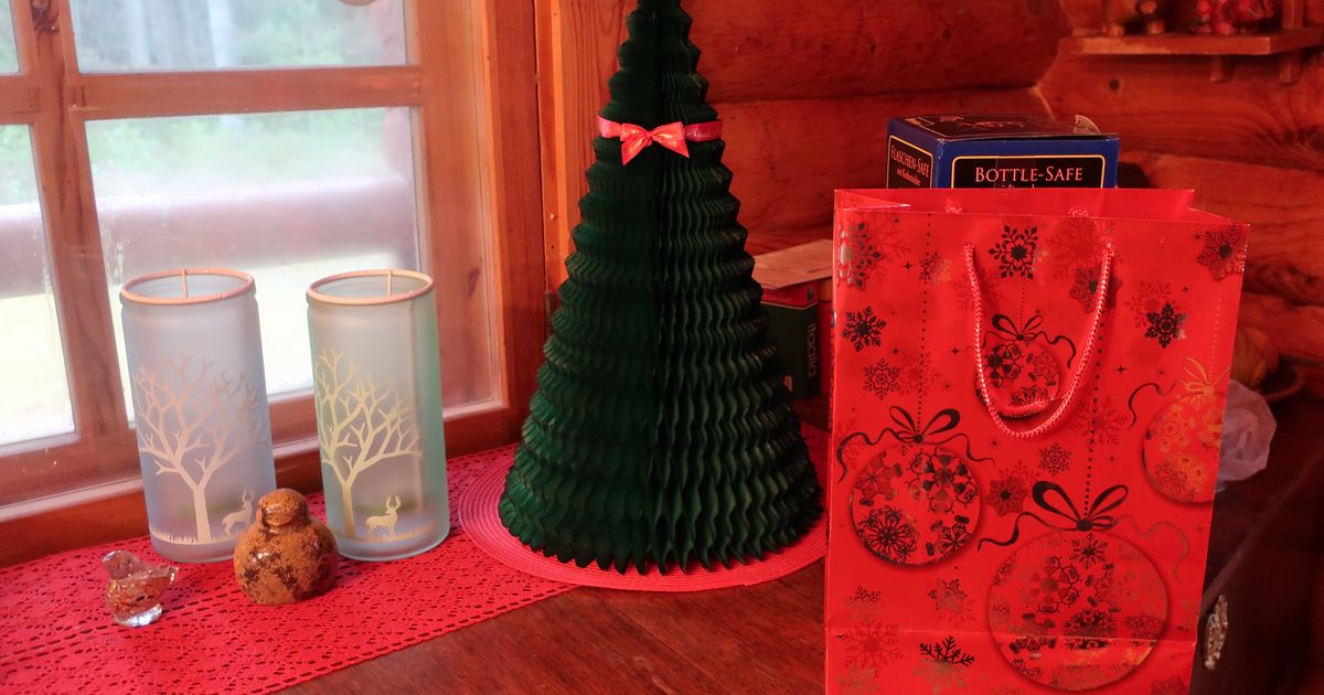 Kanepi eakad saavad jõulukingiks kohalikke tooteid